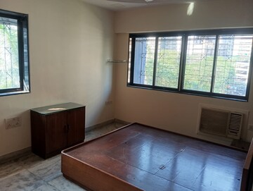 Room in 3 BHK Apartment at Vasant Valley Complex, Malad East – for Rent