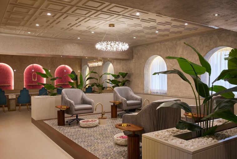 Team Area, model colony Commercial Shop 2200 Sq.Ft. In Model Colony Pune 9589896