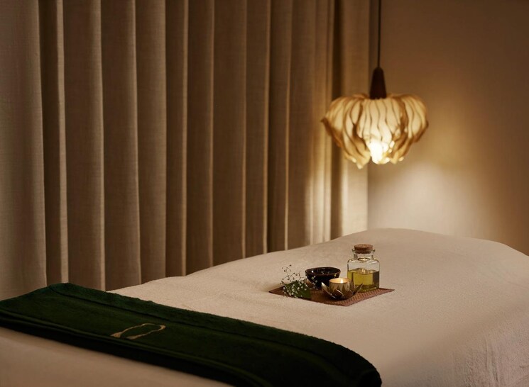 Bedroom, model colony Commercial Shop 2200 Sq.Ft. In Model Colony Pune 9589896