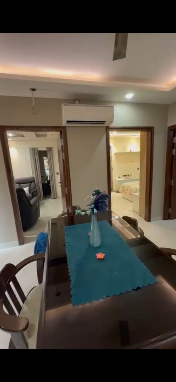 Living Room, sector 48 3 Bedroom 3500 Sq.Ft. Builder Floor In Sector 48 Noida 9589888