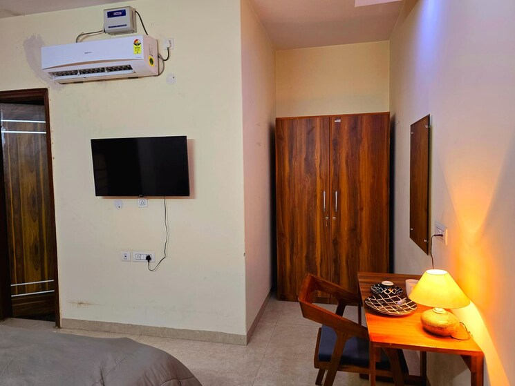 Bedroom, salcon-the-verandas 4 Bedroom 4695 Sq.Ft. Apartment In Sector 54 Gurgaon 9589885