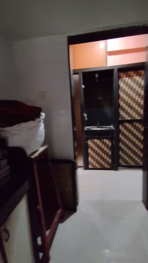 Room in 1 BHK Apartment at Alica Nagar CHS, Kandivali East – for Rent