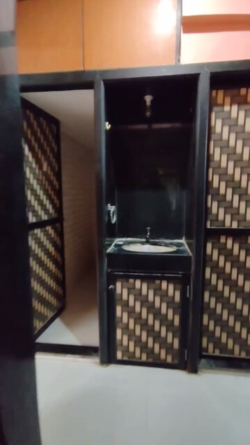 Room in 1 BHK Apartment at Alica Nagar CHS, Kandivali East – for Rent