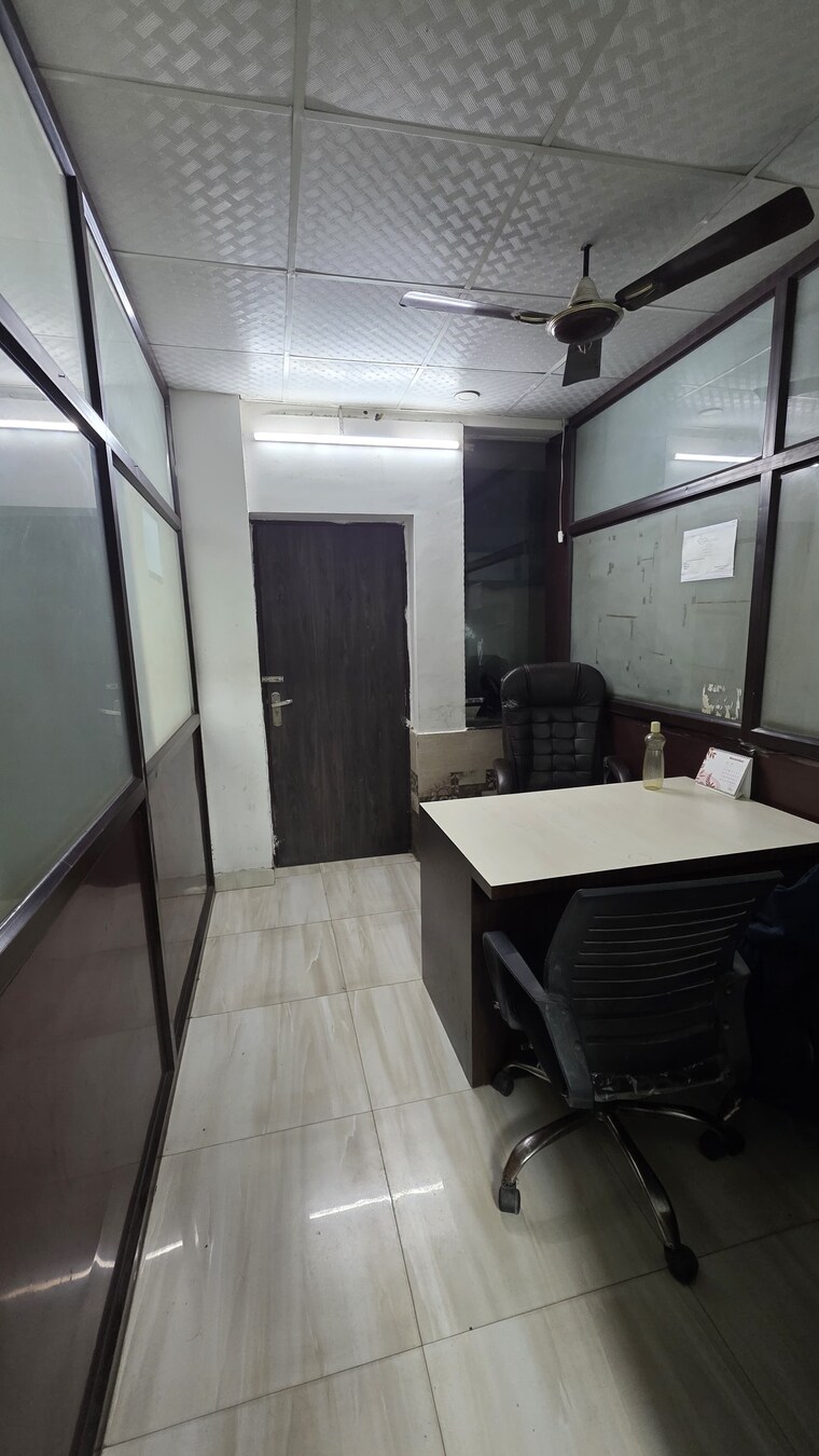 Team Area, gomti nagar Commercial Office Space 1500 Sq.Ft. In Gomti Nagar Lucknow 9589924