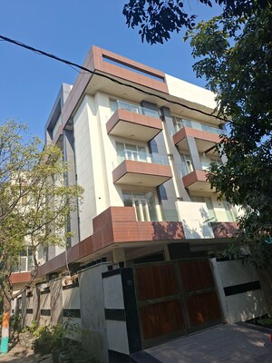 6+ BHK Independent House For Rent in Sector 48