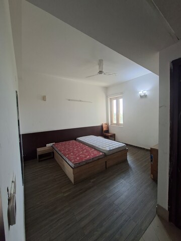 Staircase in 6+ BHK Independent House at Sector 48 – for Rent