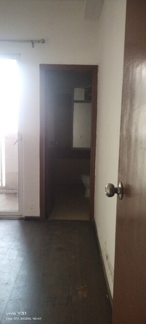 Room in 2.5 BHK Apartment at Mahagun Mywoods, Sector 16c Greater Noida – for Sale