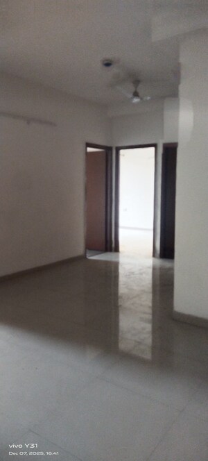 Room in 2.5 BHK Apartment at Mahagun Mywoods, Sector 16c Greater Noida – for Sale