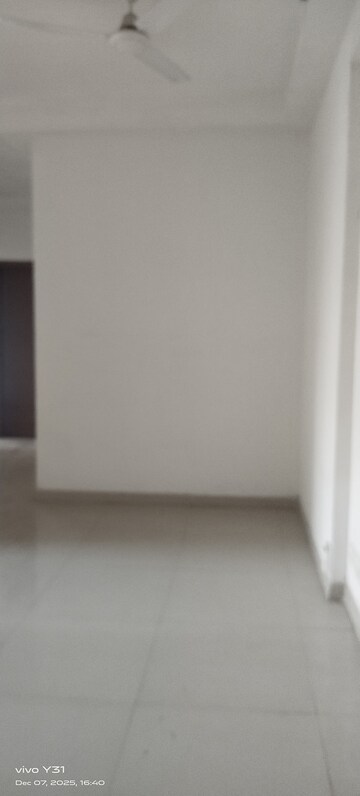 Room in 2.5 BHK Apartment at Mahagun Mywoods, Sector 16c Greater Noida – for Sale