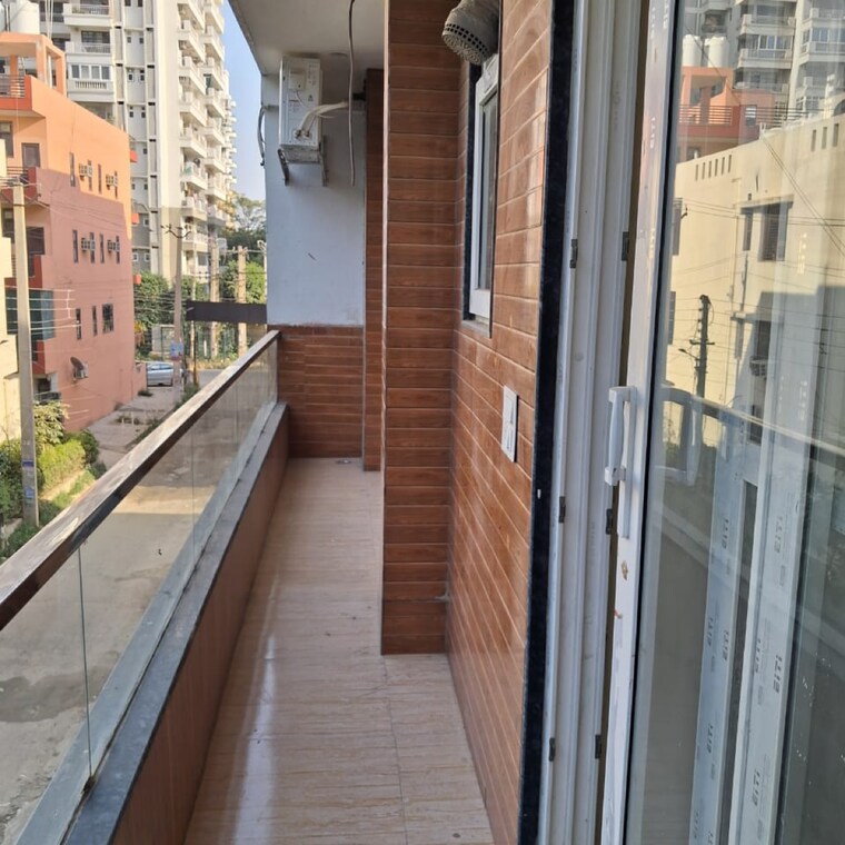 Balcony, sector 45 3 Bedroom 2100 Sq.Ft. Builder Floor In Sector 45 Gurgaon 9589949