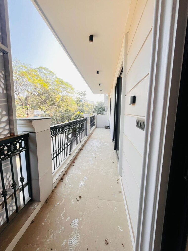 Balcony, unitech-south-city-1 4 Bedroom 2475 Sq.Ft. Builder Floor In South City 1 Gurgaon 9589973