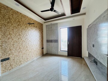 Bedroom in 3 BHK Builder Floor at Soha Neal City, Sector 98 – for Sale