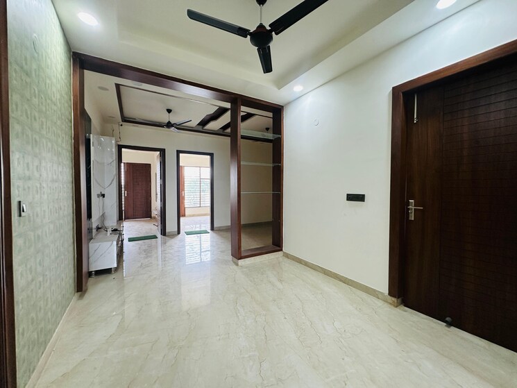 Room, soha-neal-city 3 Bedroom 1300 Sq.Ft. Builder Floor In Sector 98 Faridabad 9589964