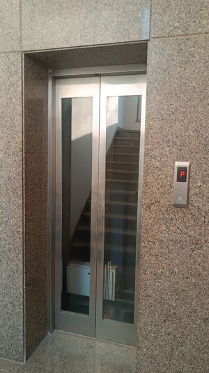 Building Lobby in 3 BHK Builder Floor at RWA Apartments, Sector 31 – for Rent