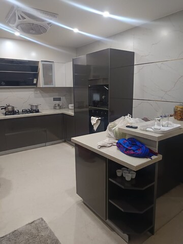 Master Bedroom in 4 BHK Builder Floor at DLF City Phase IV, Dlf Phase iv – for Sale