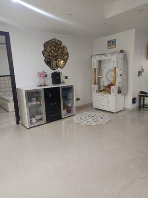 Living Room in 4 BHK Builder Floor at DLF City Phase IV, Dlf Phase iv – for Sale