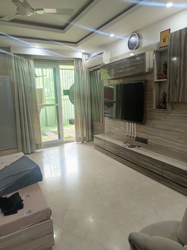 Living Room, dlf-city-phase-iv 4 Bedroom 3200 Sq.Ft. Builder Floor In Dlf Phase iv Gurgaon 9590024