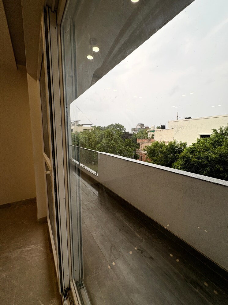 Exterior View, sector 36  300 Sq.Mt. Plot In Sector 36 Noida 9590054