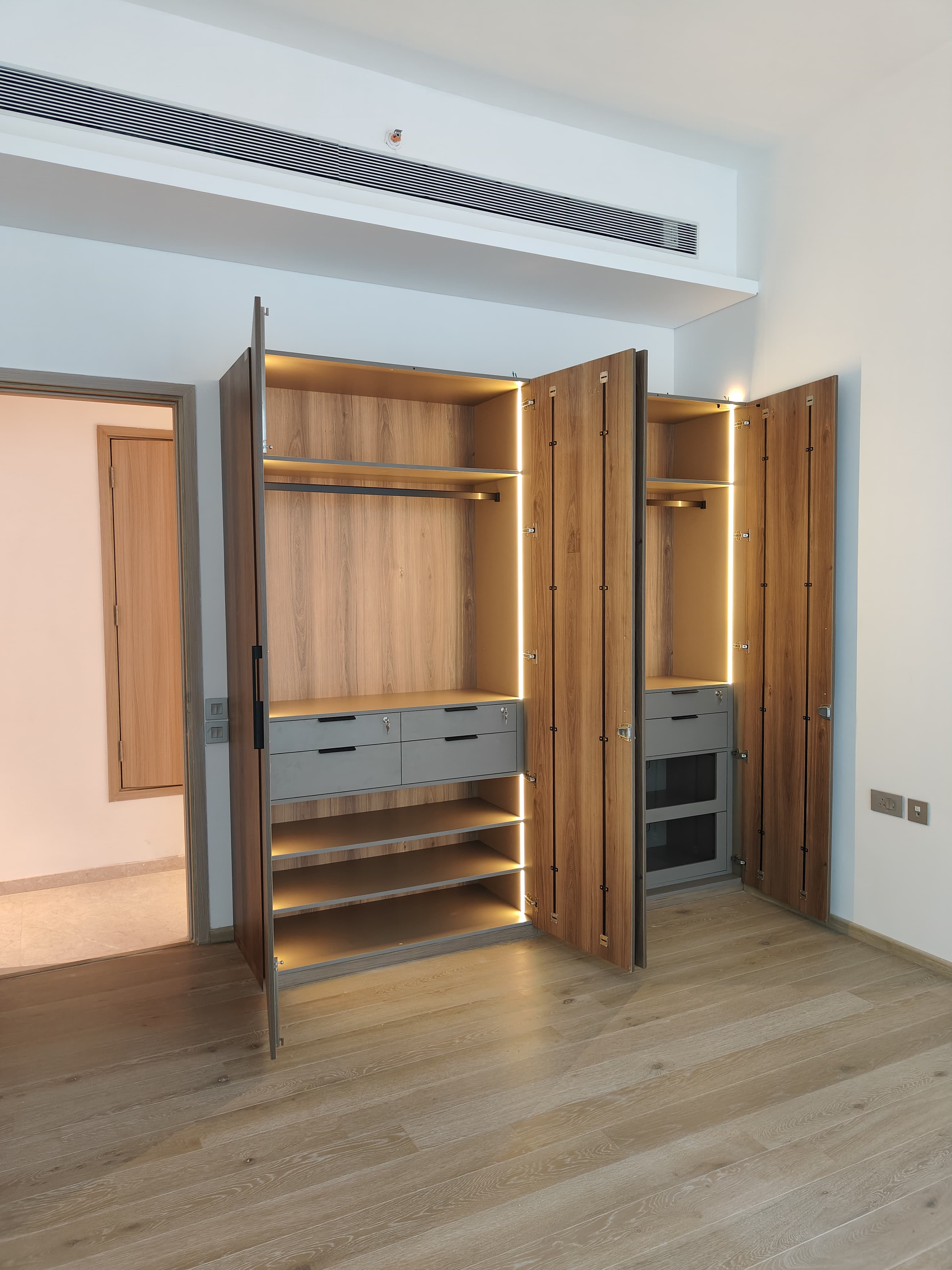 4 BHK + Pooja Room Apartment For Sale in Rustomjee Crown