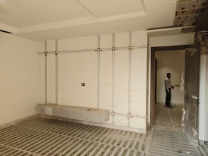 Master Bedroom in 4 BHK Builder Floor at Model Town Phase 2 – for Sale