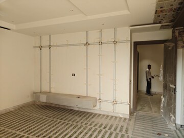 Master Bedroom in 4 BHK Builder Floor at Model Town Phase 2 – for Sale