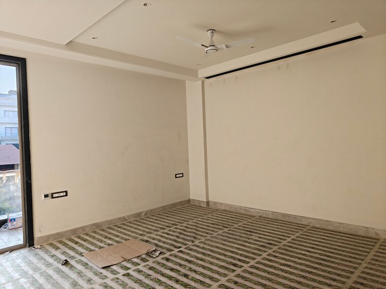 Bedroom, model town phase 2 4 Bedroom 475 Sq.Yd. Builder Floor In Model Town Phase 2 Delhi 9590111