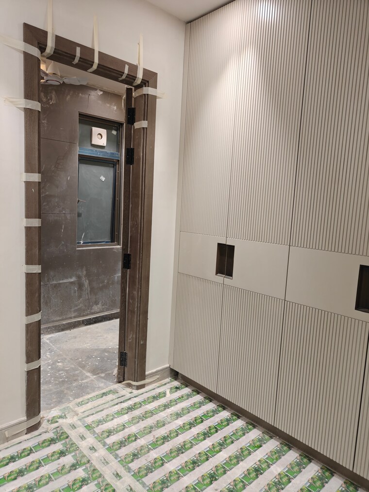 undefined, model town phase 2 4 Bedroom 475 Sq.Yd. Builder Floor In Model Town Phase 2 Delhi 9590111