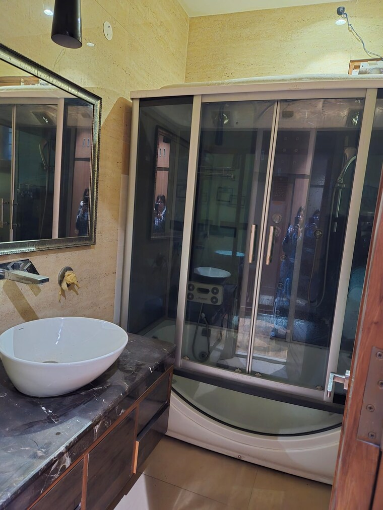 Bathroom, sector 21 3 Bedroom 500 Sq.Yd. Independent House In Sector 21 Chandigarh 9590140