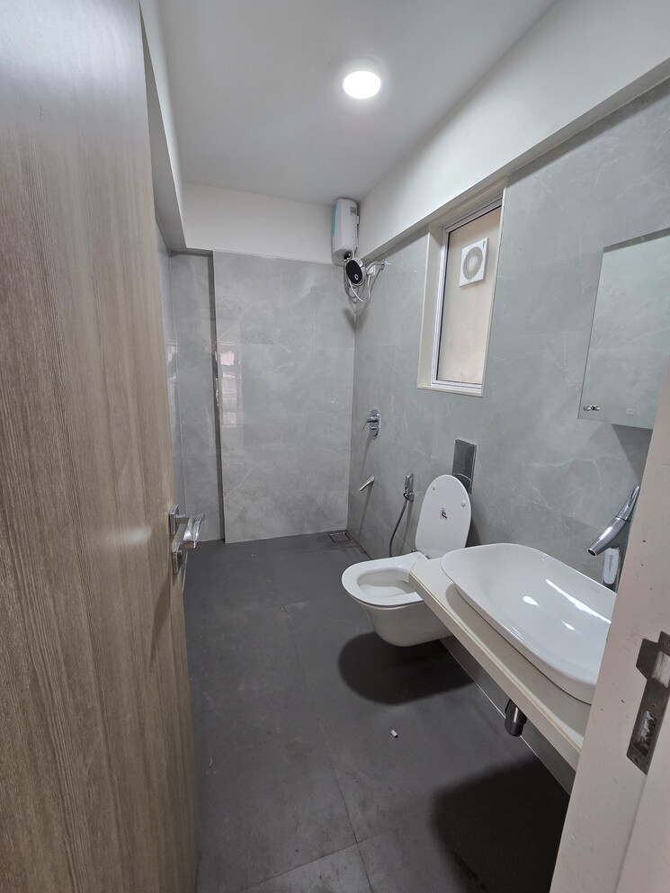 Attached Bathroom, swastik-tiara 3 Bedroom 1100 Sq.Ft. Apartment In Ghatkopar East Mumbai 9590197