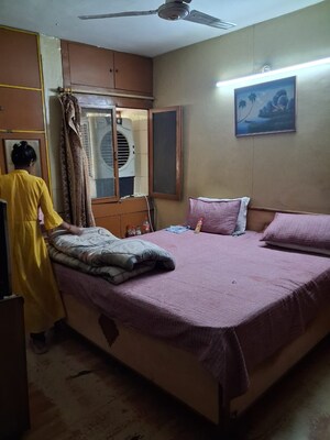 Bedroom in 3 BHK Apartment at Mayur Vihar Phase 1 – for Rent