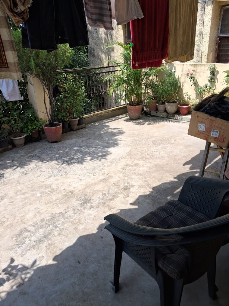 Balcony, mayur vihar phase 1 3 Bedroom 1500 Sq.Ft. Apartment In Mayur Vihar Phase 1 Delhi 9590191
