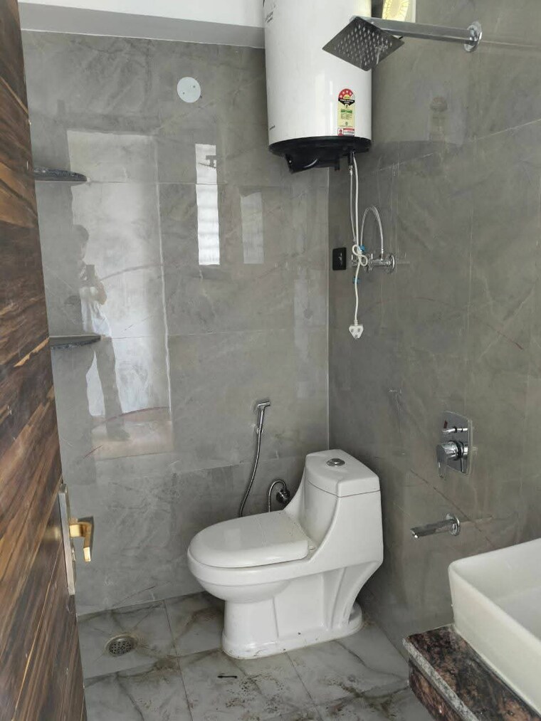 Bathroom, saket 2 Bedroom 1000 Sq.Ft. Builder Floor In Saket Delhi 9590194