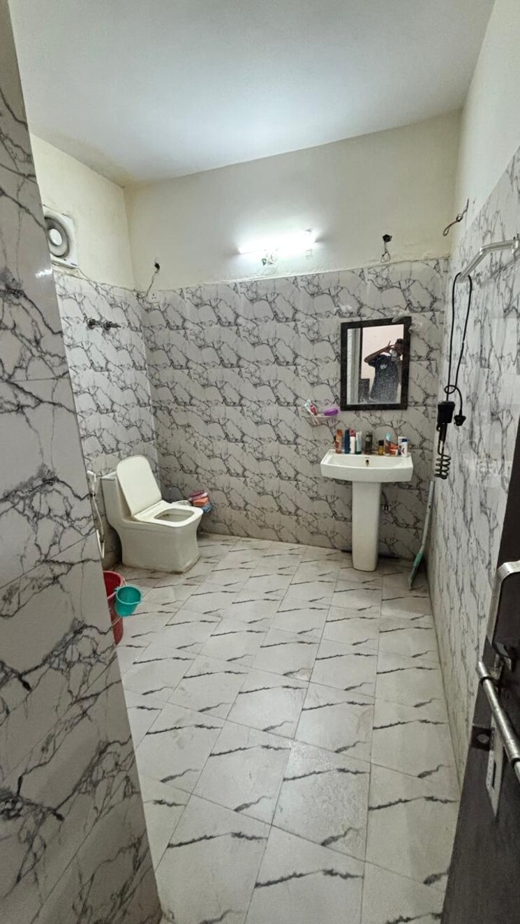 Bathroom, rwa-apartments-sector-27 2.5 Bedroom 1450 Sq.Ft. Independent House In Sector 27 Noida 9590209
