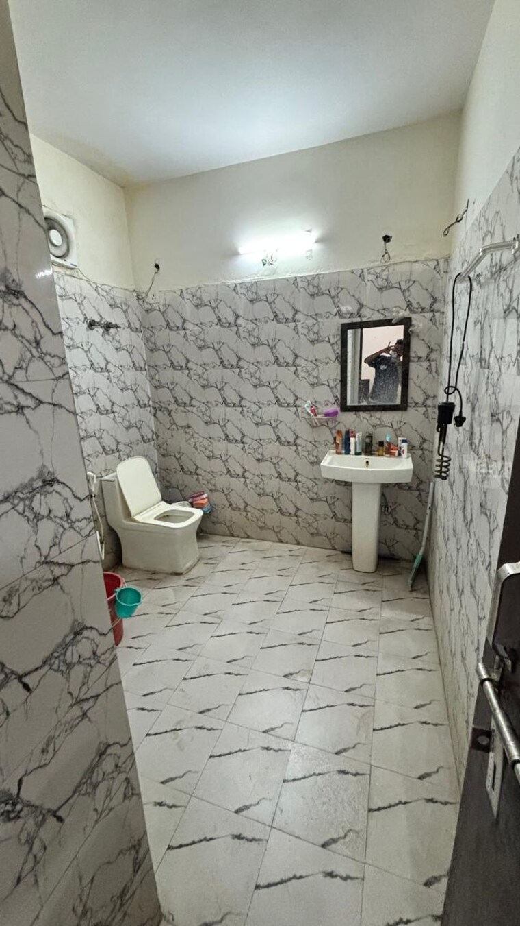 Bathroom, rwa-apartments-sector-27 2.5 Bedroom 1450 Sq.Ft. Independent House In Sector 27 Noida 9590209