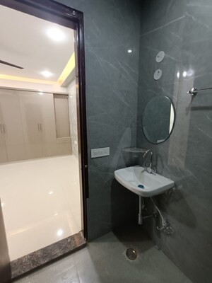 Bathroom in 3 BHK Apartment at AVA Court, Sector 47 – for Rent