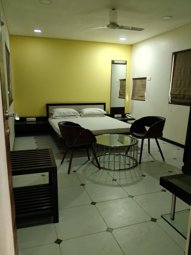 Room, gurukul 4 Bedroom 325 Sq.Yd. Penthouse In Gurukul Ahmedabad 9590225