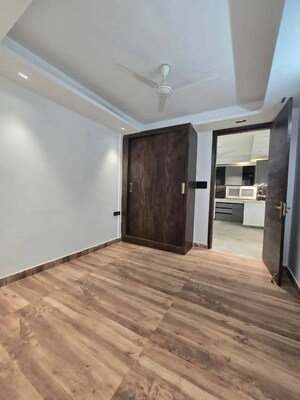 Room in 2 BHK Builder Floor at Saket – for Rent