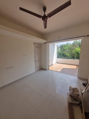 Room in 2 BHK Apartment at Sai Life Style, Dhanori – for Rent