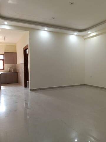 Room in 3 BHK Builder Floor at Shyam Park Extension – for Sale