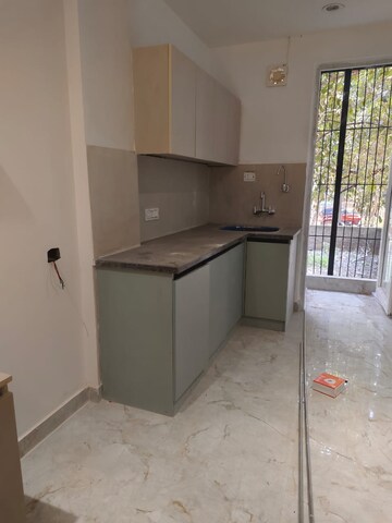 Kitchen in 1.5 BHK Builder Floor at Sector 55 – for Rent