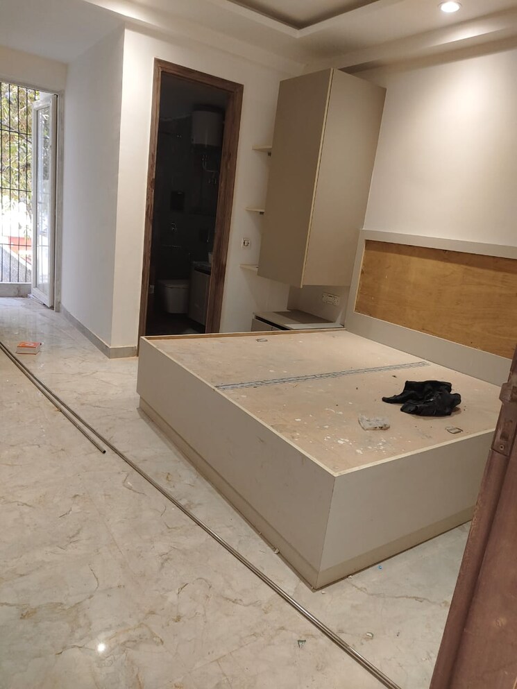 Room, sector 55 1.5 Bedroom 700 Sq.Ft. Builder Floor In Sector 55 Gurgaon 9590317