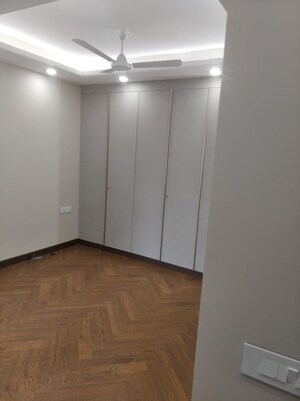 Room in 3 BHK Builder Floor at Gulmohar Park – for Rent