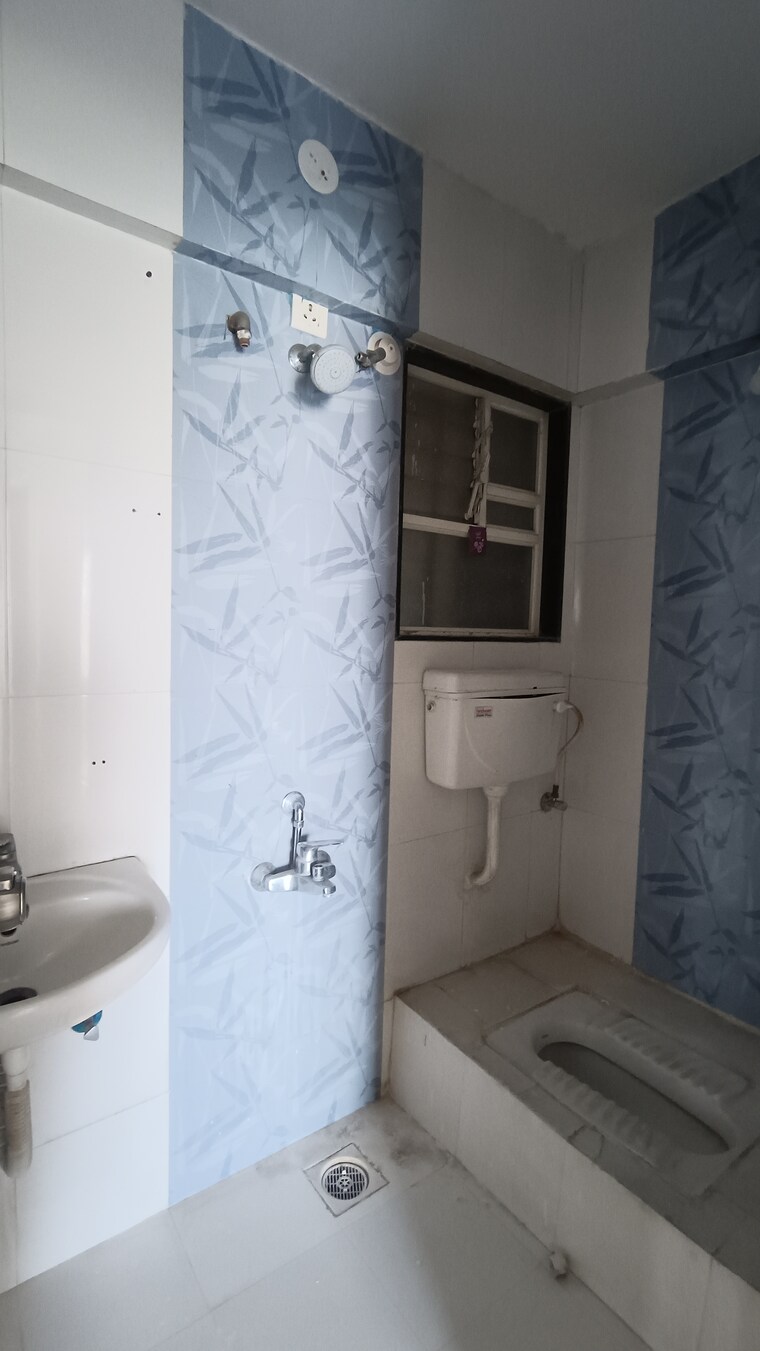 Bathroom, paramount-eros-apartment 2 Bedroom 920 Sq.Ft. Builder Floor In Kondhwa Budruk Pune 9590438
