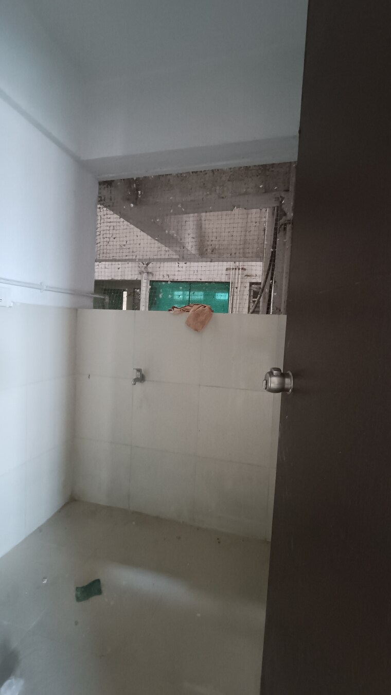 Bathroom, paramount-eros-apartment 2 Bedroom 920 Sq.Ft. Builder Floor In Kondhwa Budruk Pune 9590438