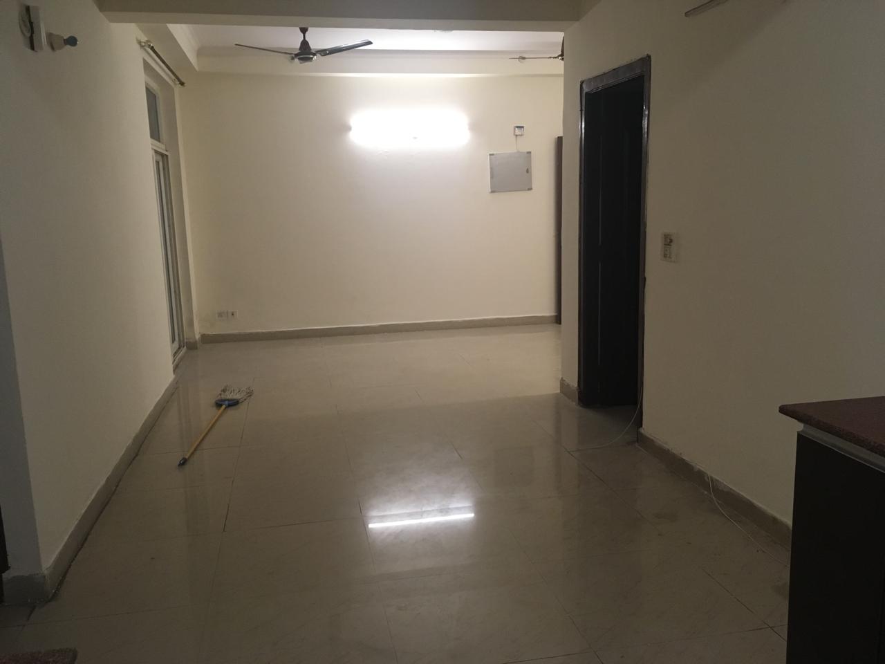 2 BHK + Study Room Apartment For Rent in Supertech The Romano