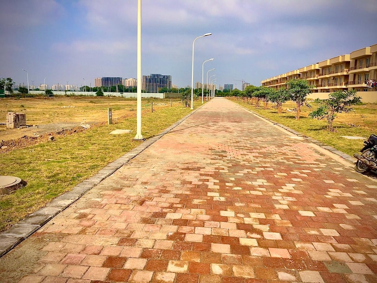 Exterior View, bptp-parklands  500 Sq.Yd. Plot In Sector 76 Faridabad 9590369