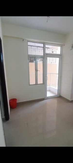 Room in 3 BHK Apartment at Proview Officer City 2, Raj Nagar Extension – for Sale