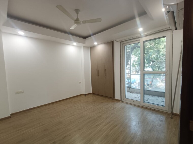 Room, boutique-residential-apartment 3 Bedroom 208 Sq.Yd. Builder Floor In Greater Kailash I Delhi 9590447