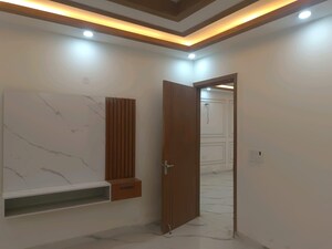 Room in 3 BHK Builder Floor at Green Fields Colony – for Rent