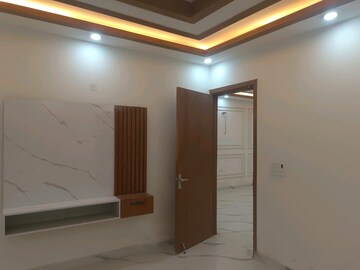 Room in 3 BHK Builder Floor at Green Fields Colony – for Rent